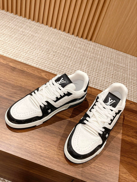 Couple's ๐๐ฟ๐ฎ๐ถ๐ป๐ฒ๐ฟ series latest sports shoes