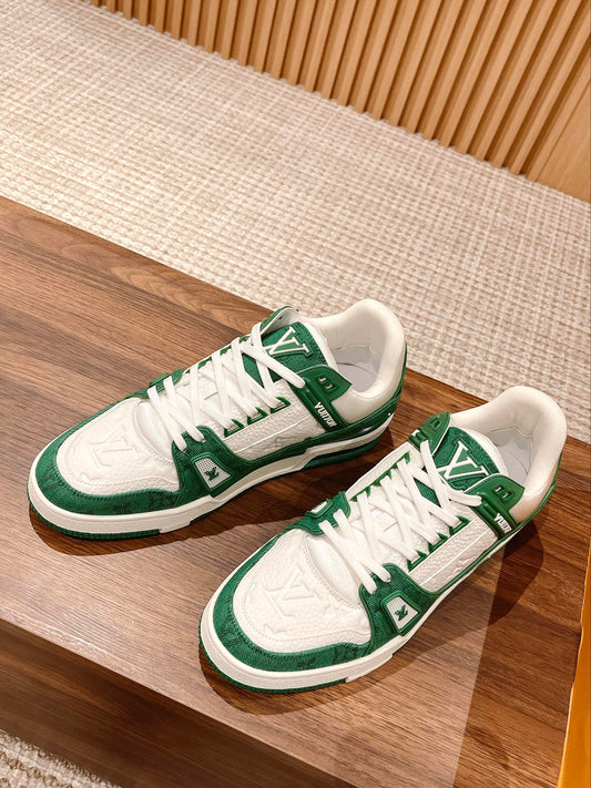 Couple's ๐๐ฟ๐ฎ๐ถ๐ป๐ฒ๐ฟ series latest sports shoes