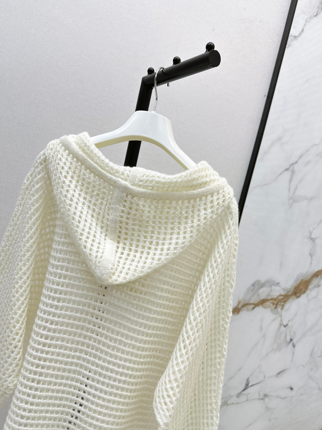 Loe 25fw Hooded sweater