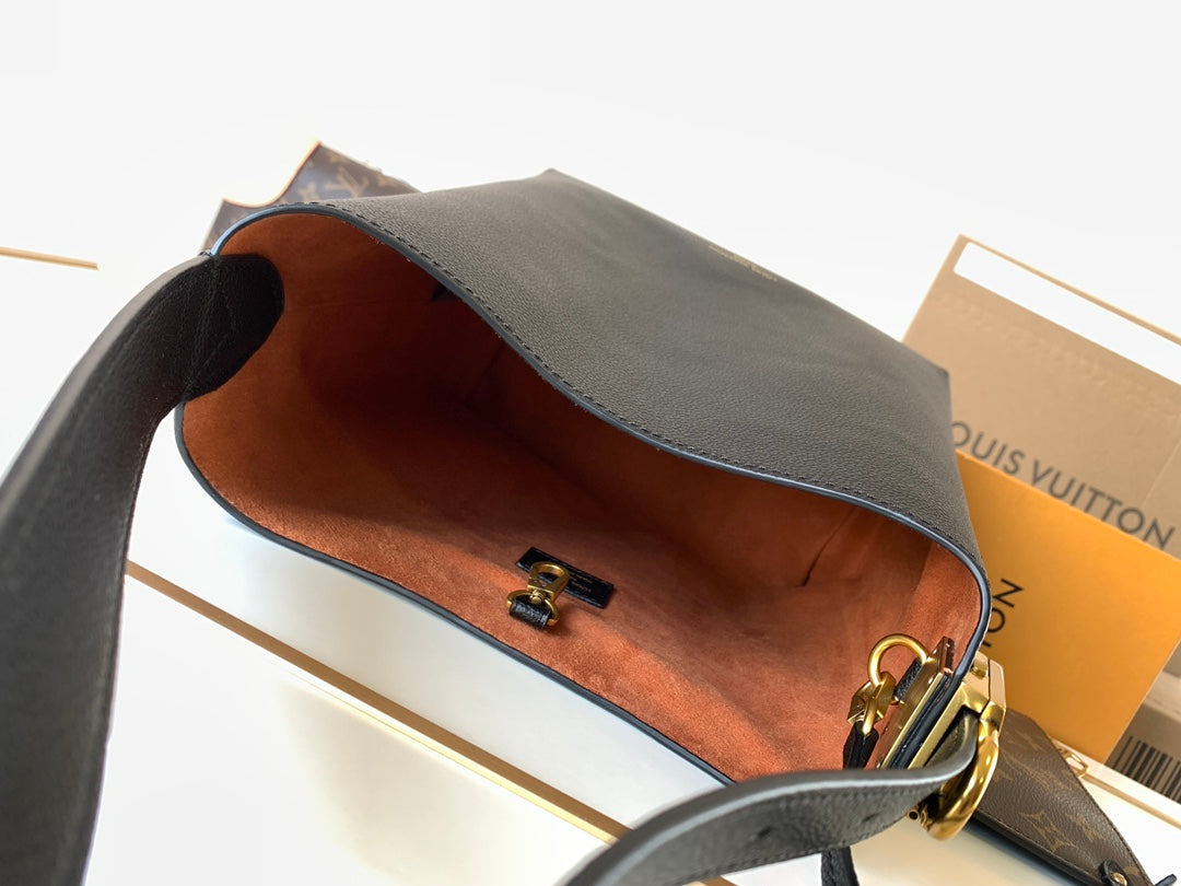 New 💯 ladies' bags