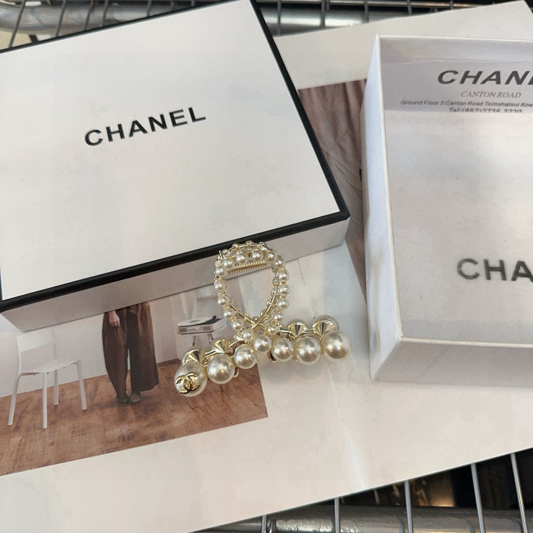 Chan The latest popular style of small fragrance, heavy-duty pearl gripper