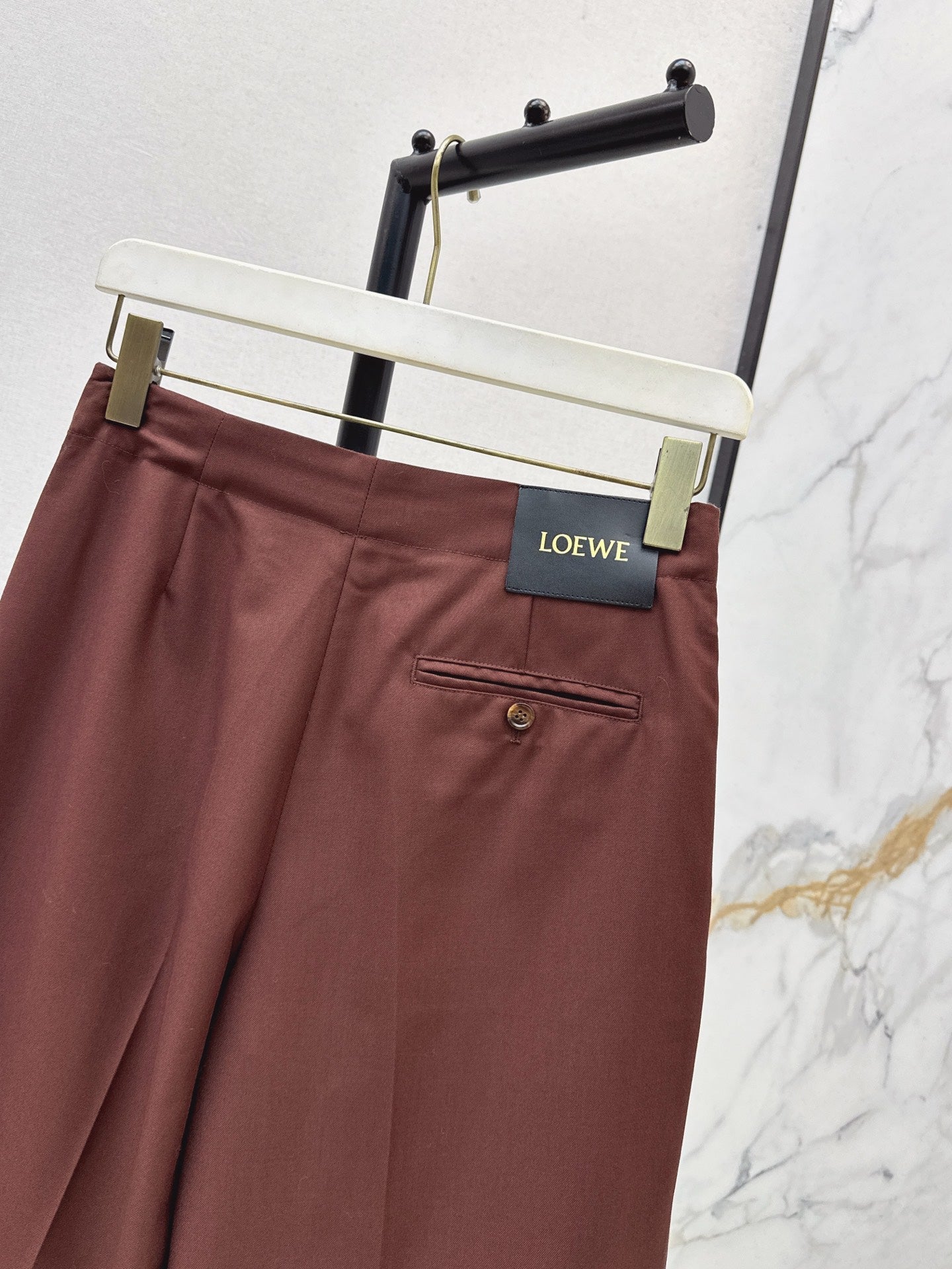 Loe NEW high-waisted cropped trousers