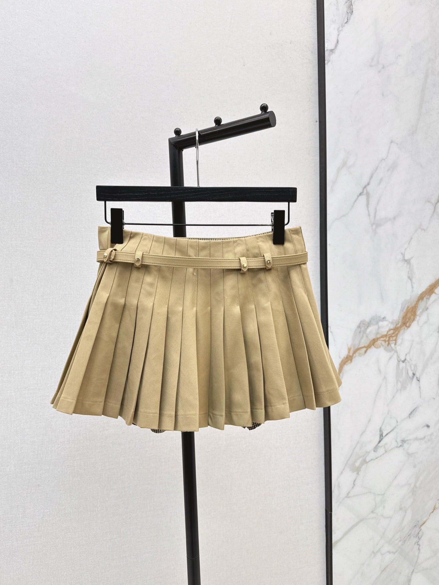 Va1en NEW Pleated skirtr