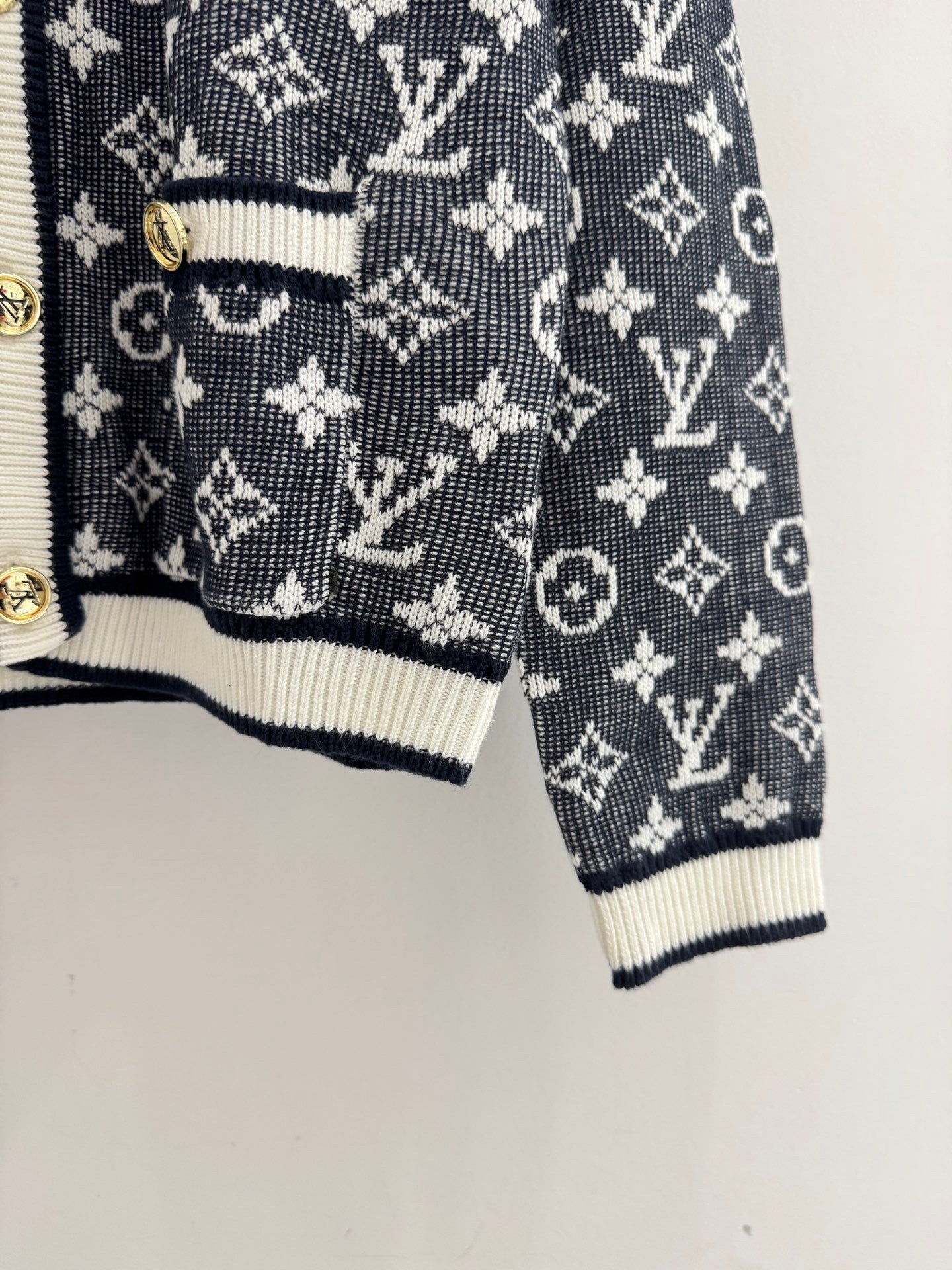 Louis NEW knitted cardigan