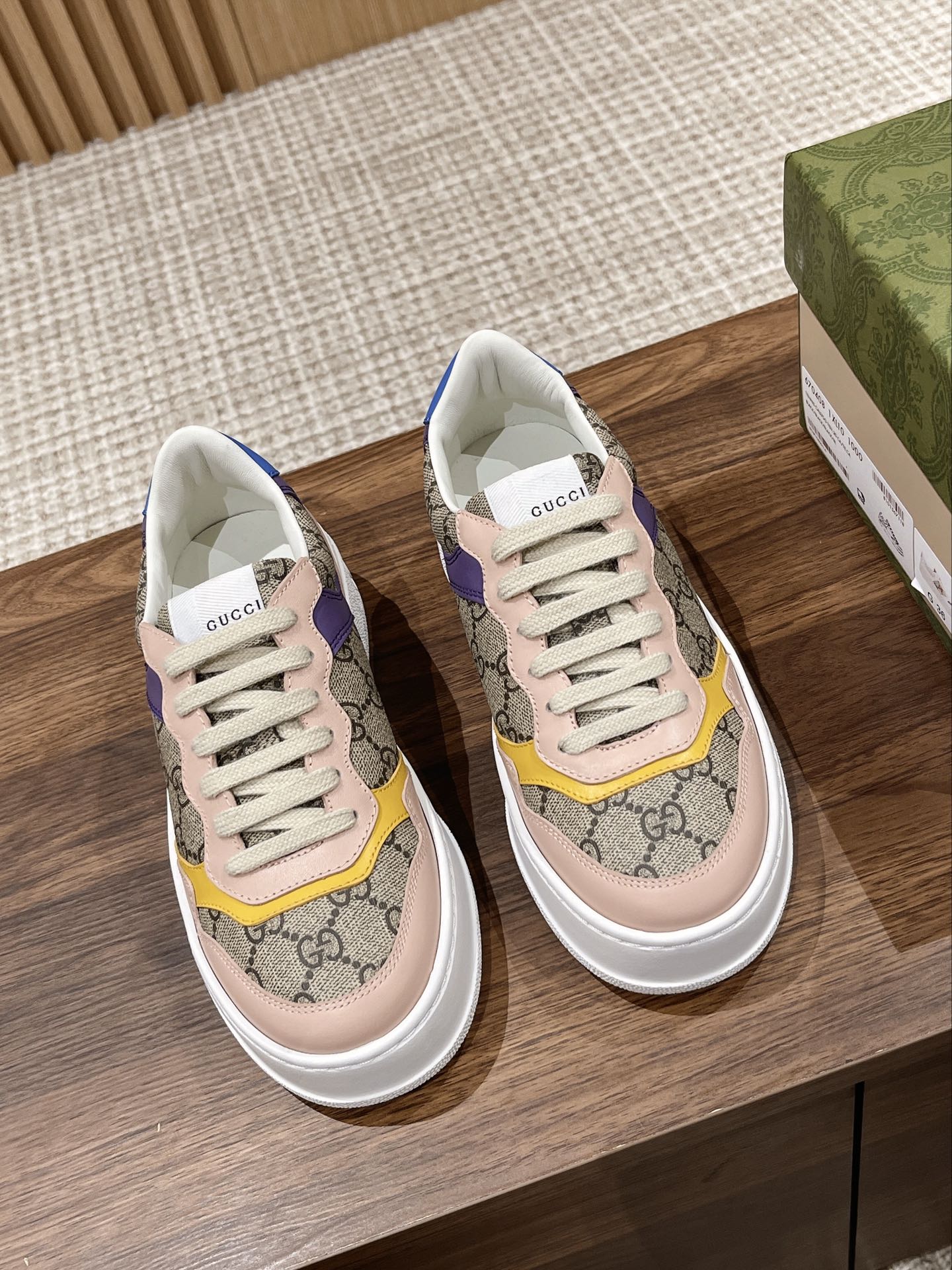 Couple's 𝐂𝐡𝐮𝐧𝐤𝐲  latest biscuit shoes