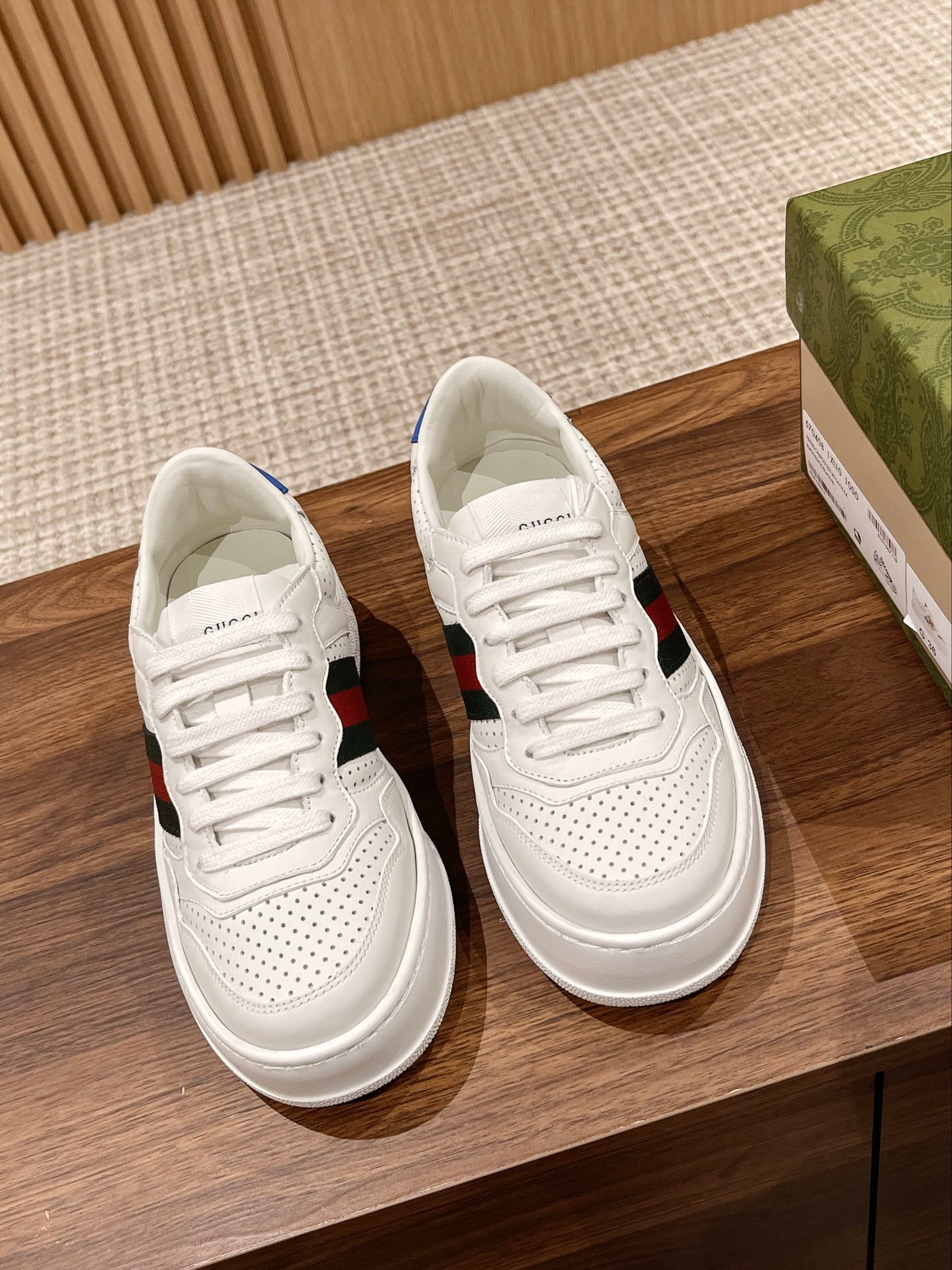 Couple's 𝐂𝐡𝐮𝐧𝐤𝐲  latest biscuit shoes