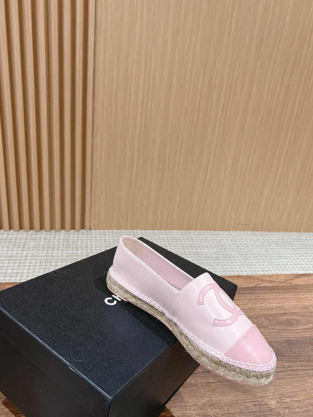 Classic fisherman shoes