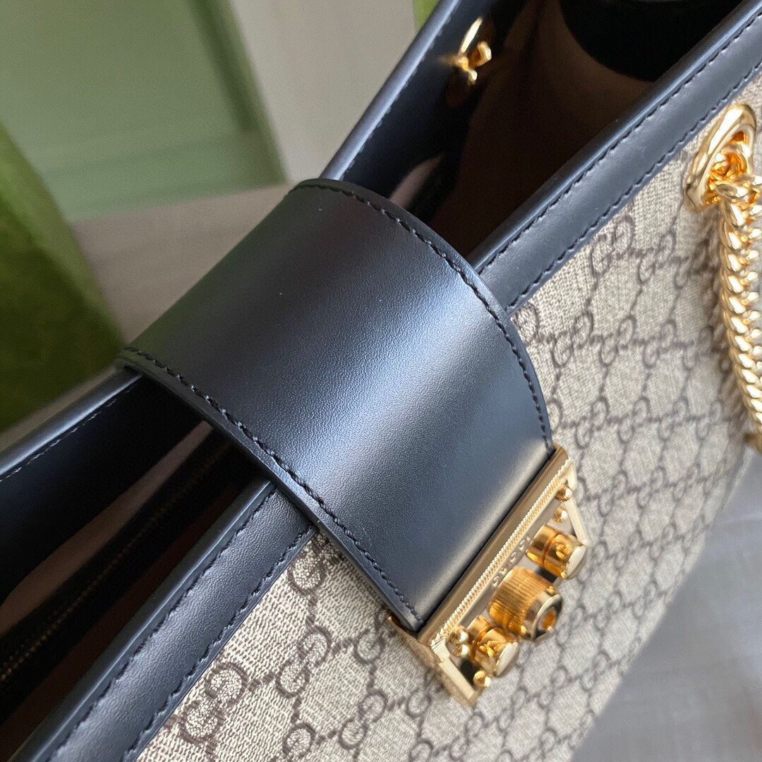 GC  Padlock medium shoulder bag tote Beige/ebony GG Supreme canvas, with brown leather detail