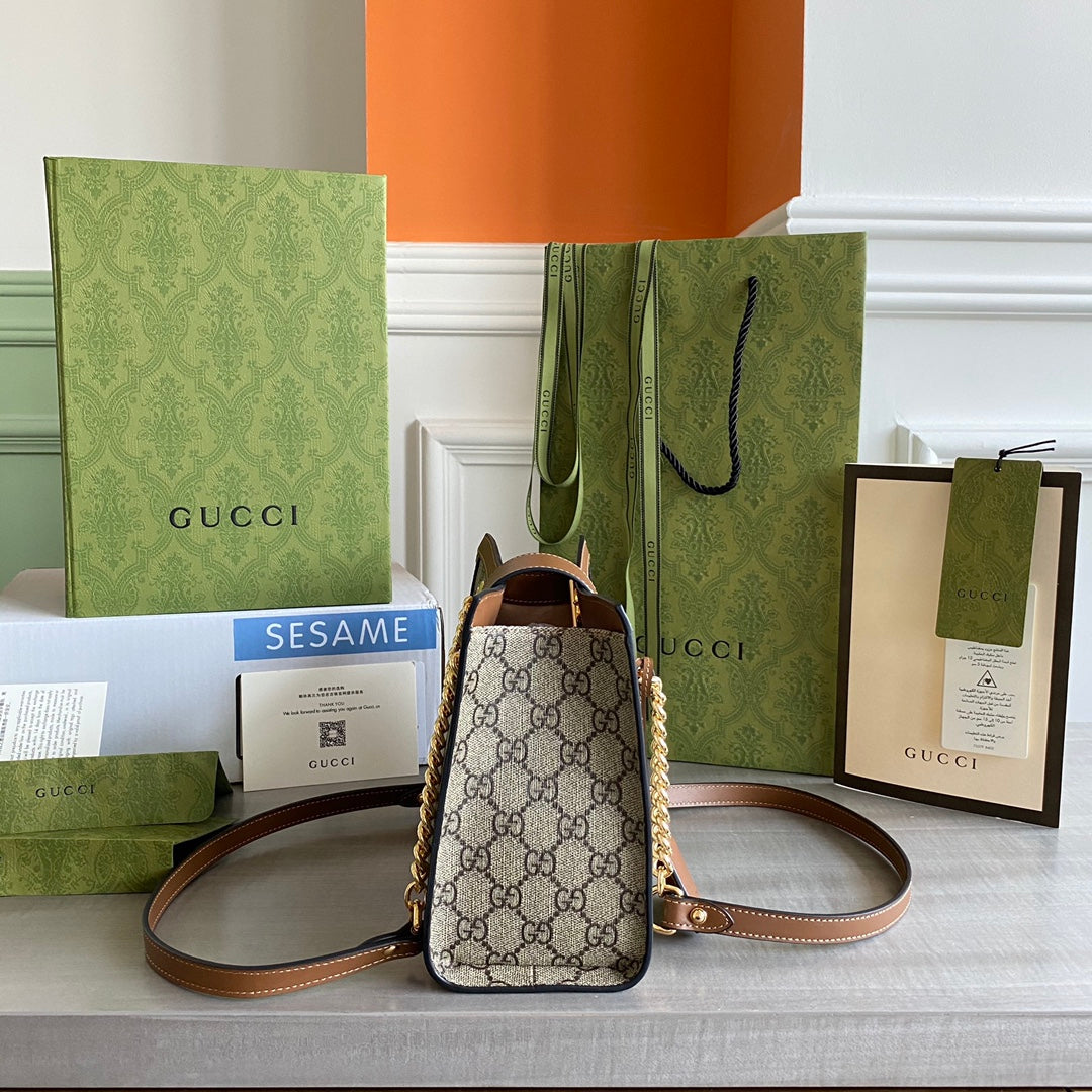 GC Padlock small shoulder bag Beige/ebony GG Supreme canvas, with brown leather detail