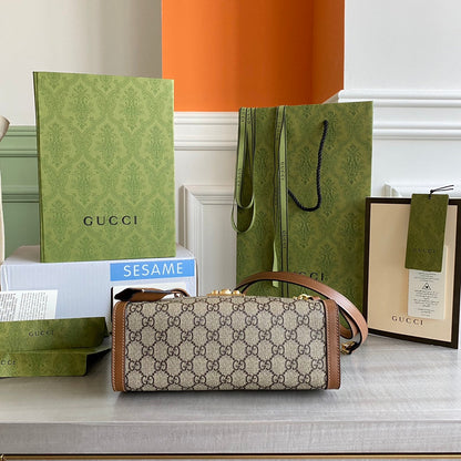 GC Padlock small shoulder bag Beige/ebony GG Supreme canvas, with brown leather detail