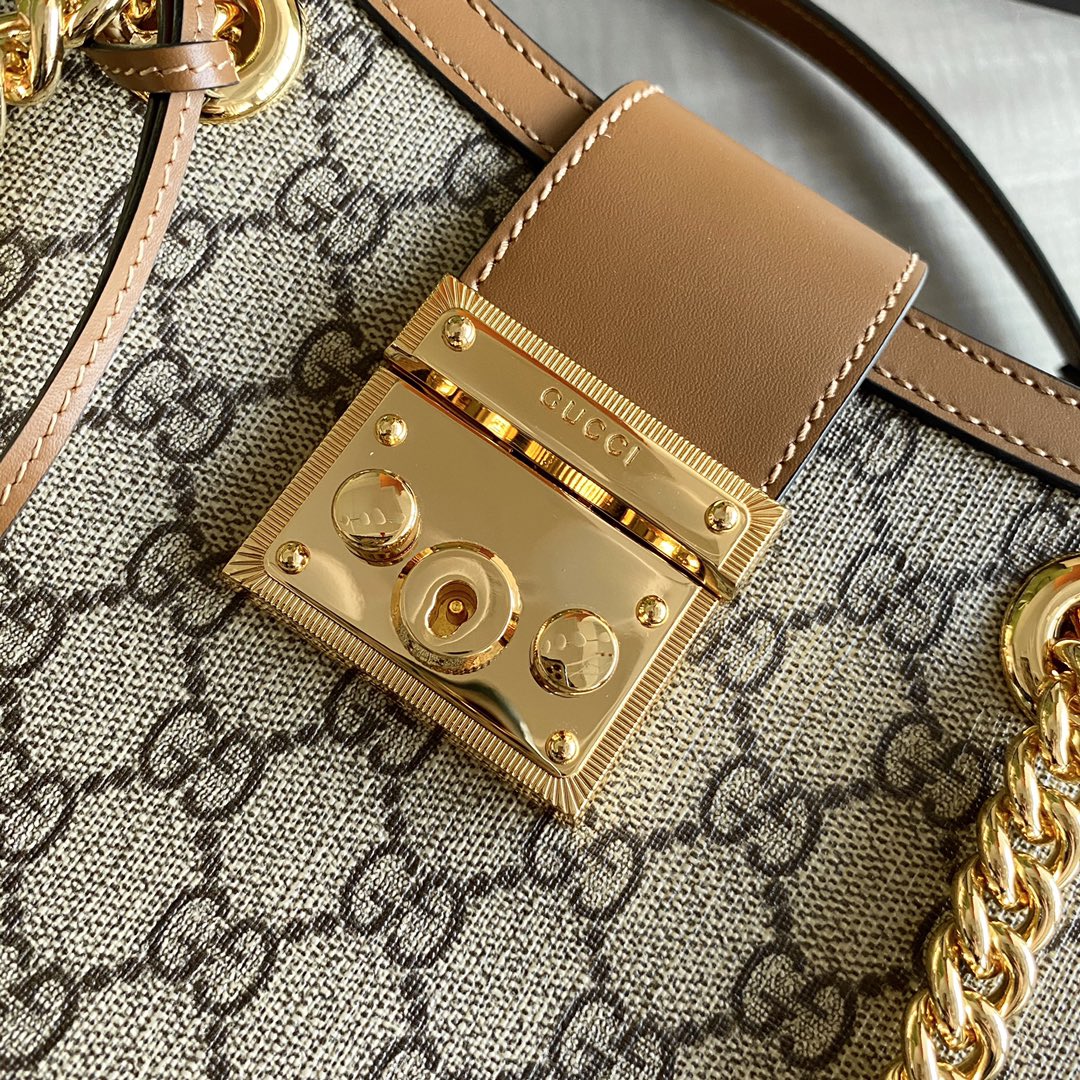 GC Padlock small shoulder bag Beige/ebony GG Supreme canvas, with brown leather detail