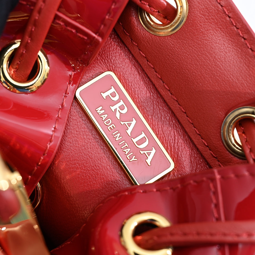 PD Patent leather mini-pouch