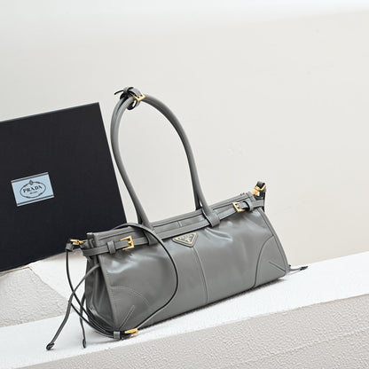 PD LuxSoft Medium leather handbag