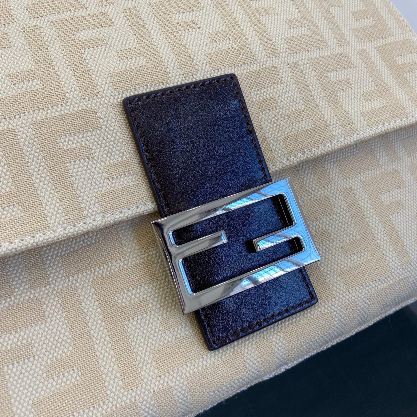 High quality 💯 ladies bag