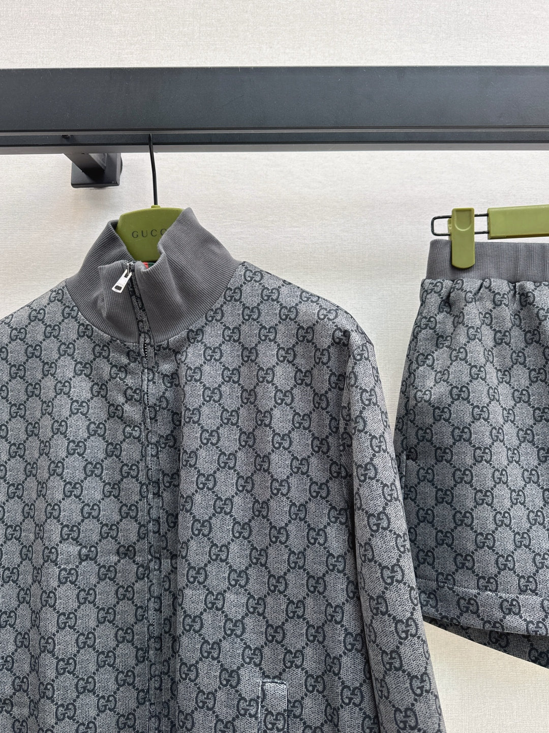 Guc 25fw sports suit