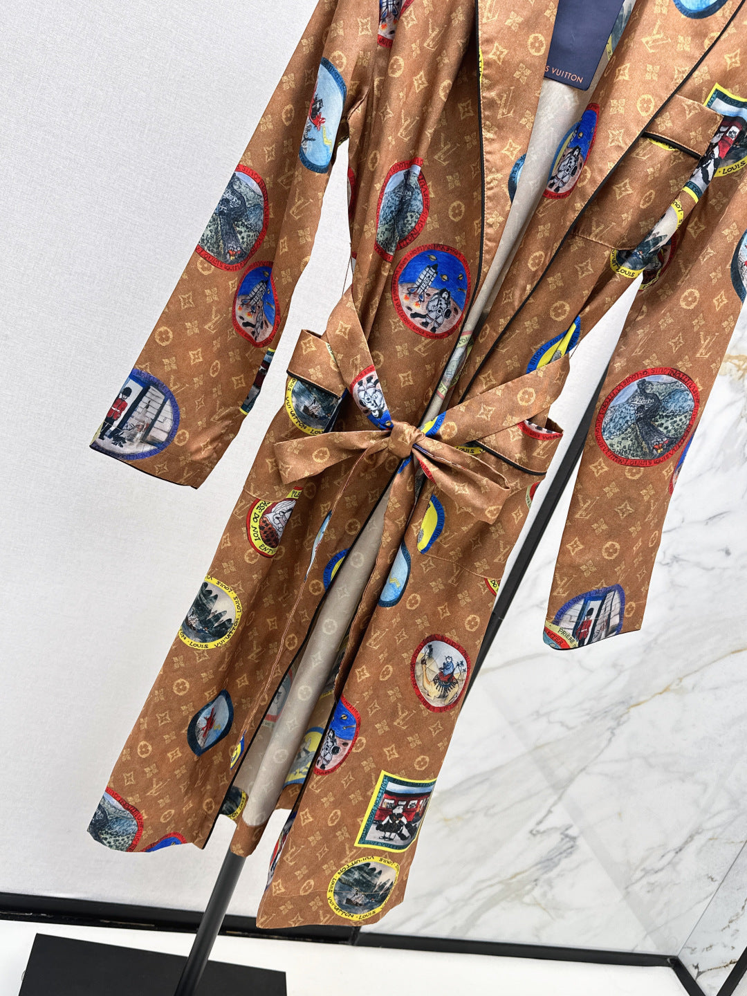 Louis 25fw Nightgown-style trench coat