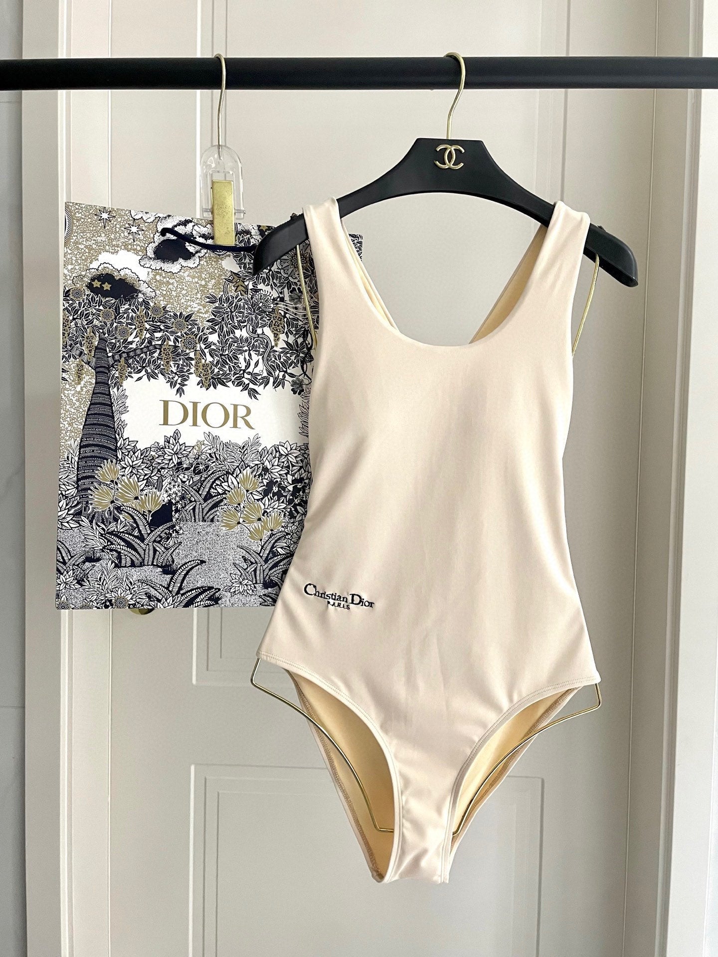 New style L swimsuit