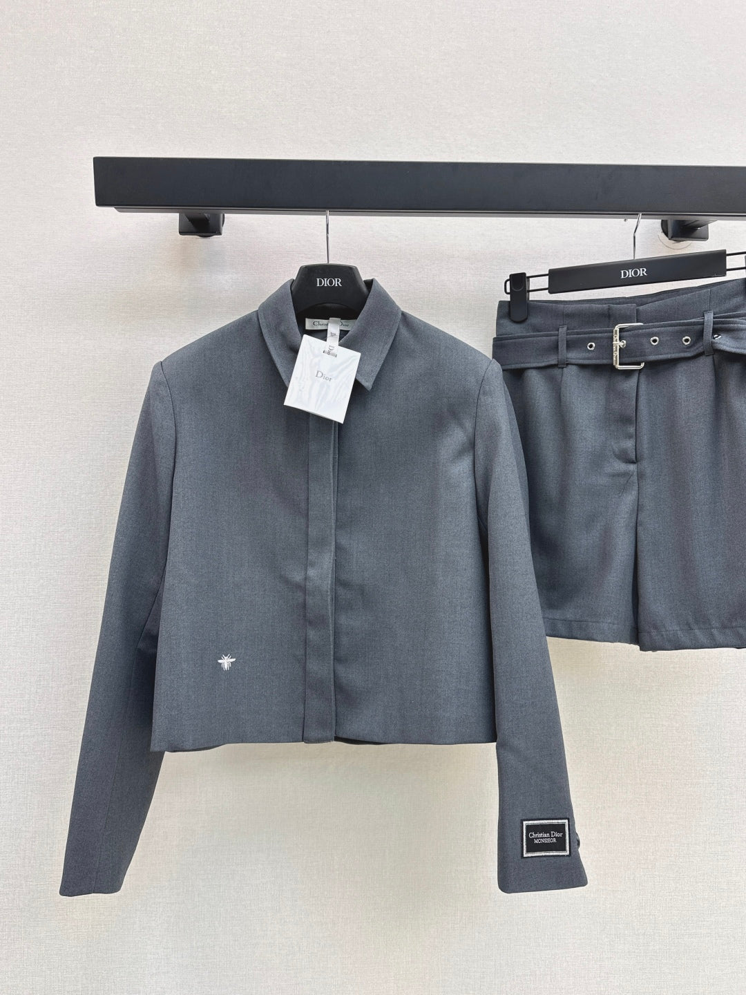 CD New embroidery suit