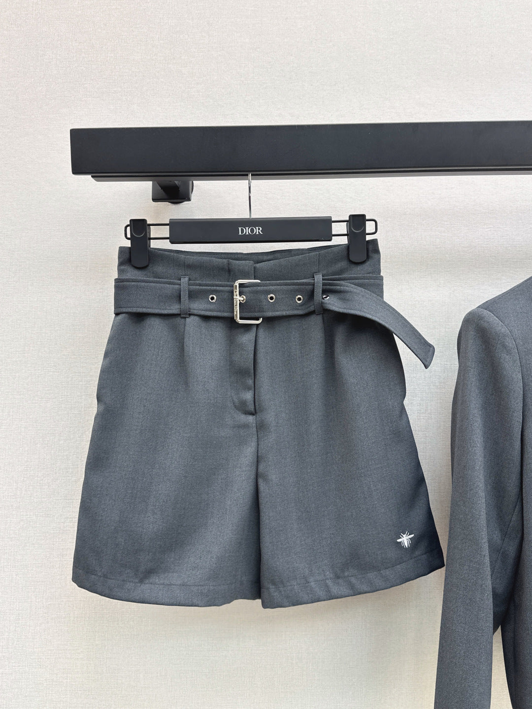 CD New embroidery suit