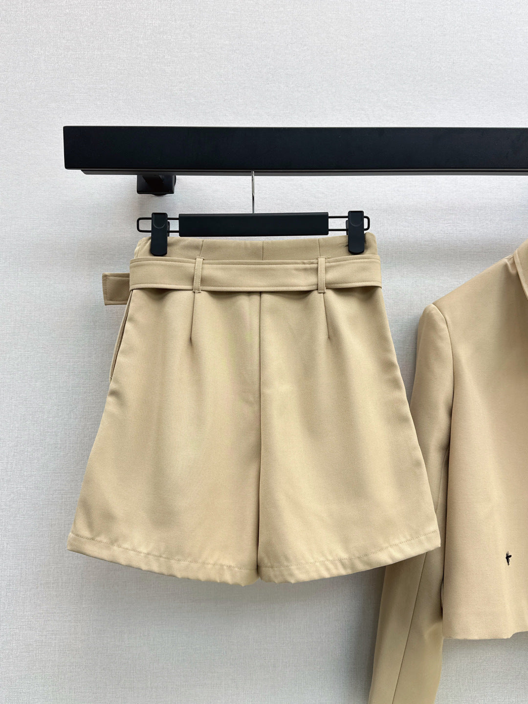 CD New embroidery suit