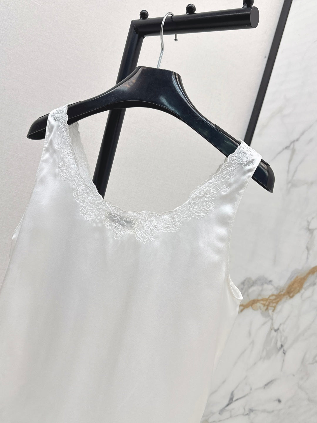 Celi  New Embroidered silk vest