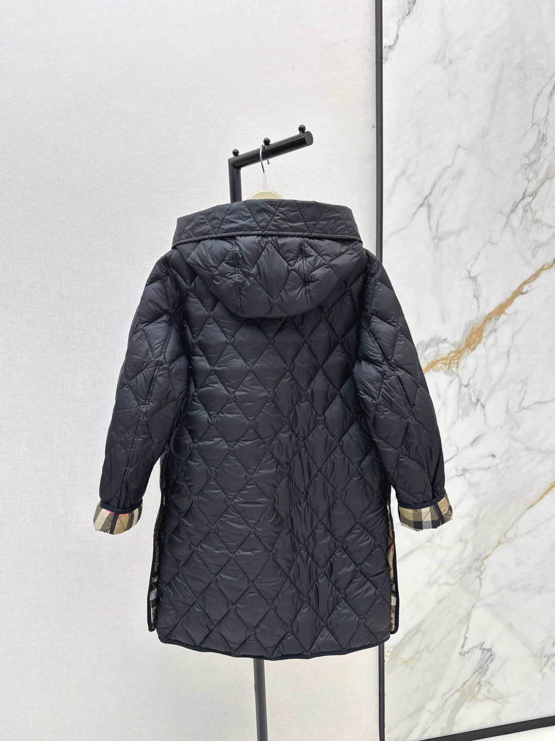 Bur New Diamond-patterned mid-length down jacket
