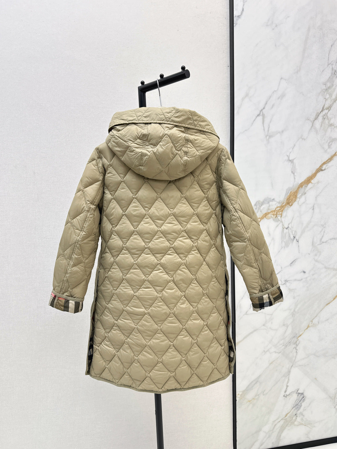Bur New Diamond-patterned mid-length down jacket