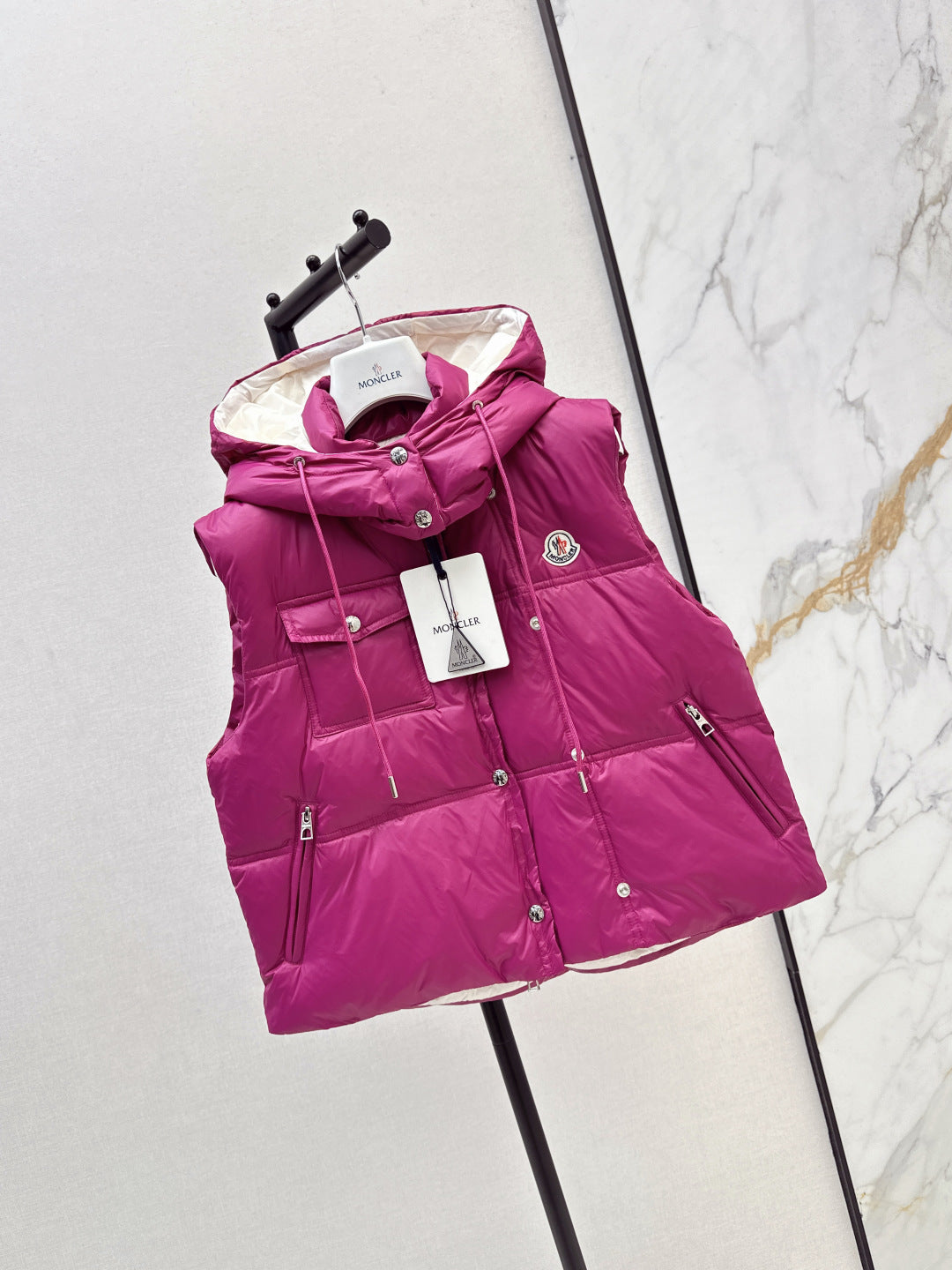 Monc  New Short stand collar down vest