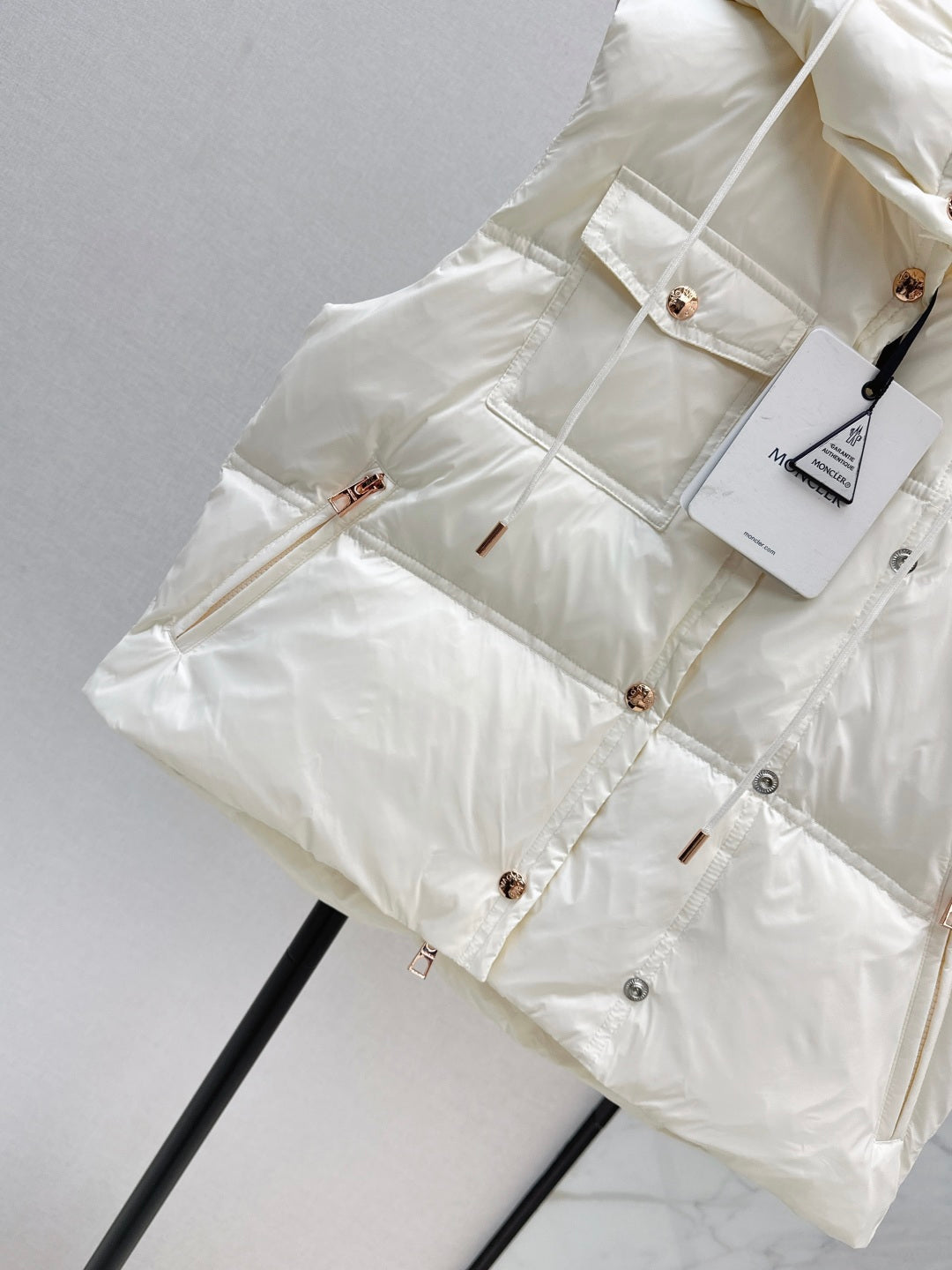 Monc  New Short stand collar down vest