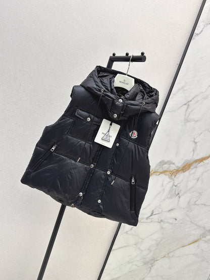 Monc  New Short stand collar down vest