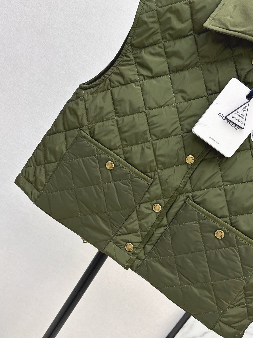 Monc  New Diamond-patterned lightweight lapel padded vest