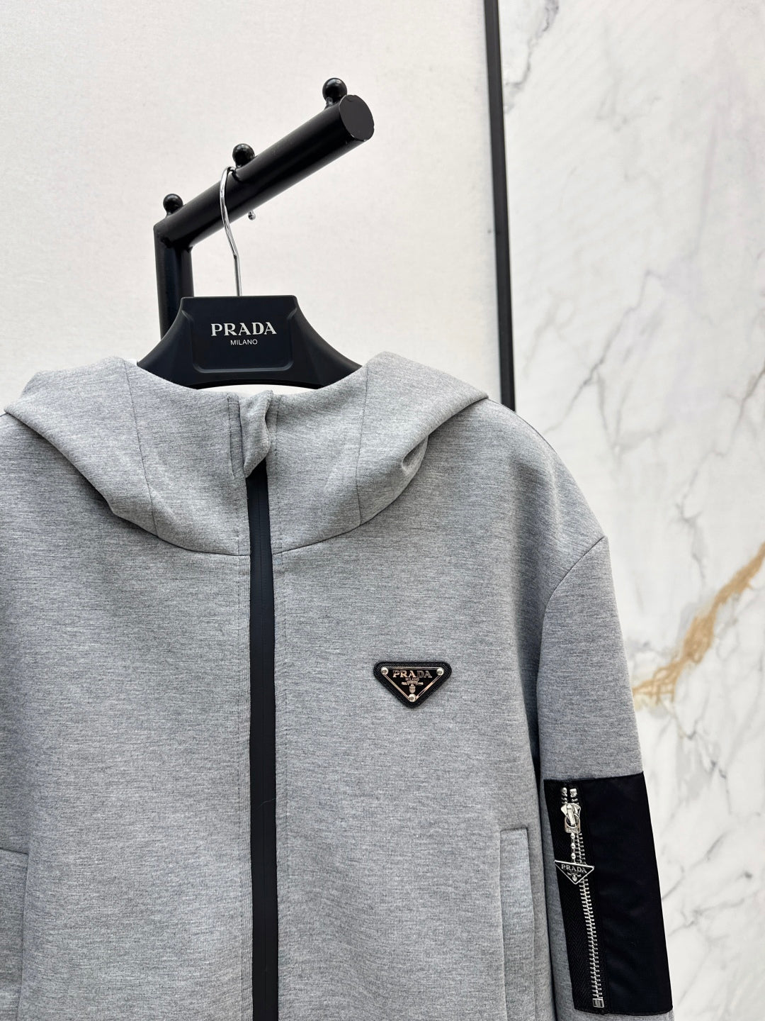 Pra  New Hooded zip-up jacket