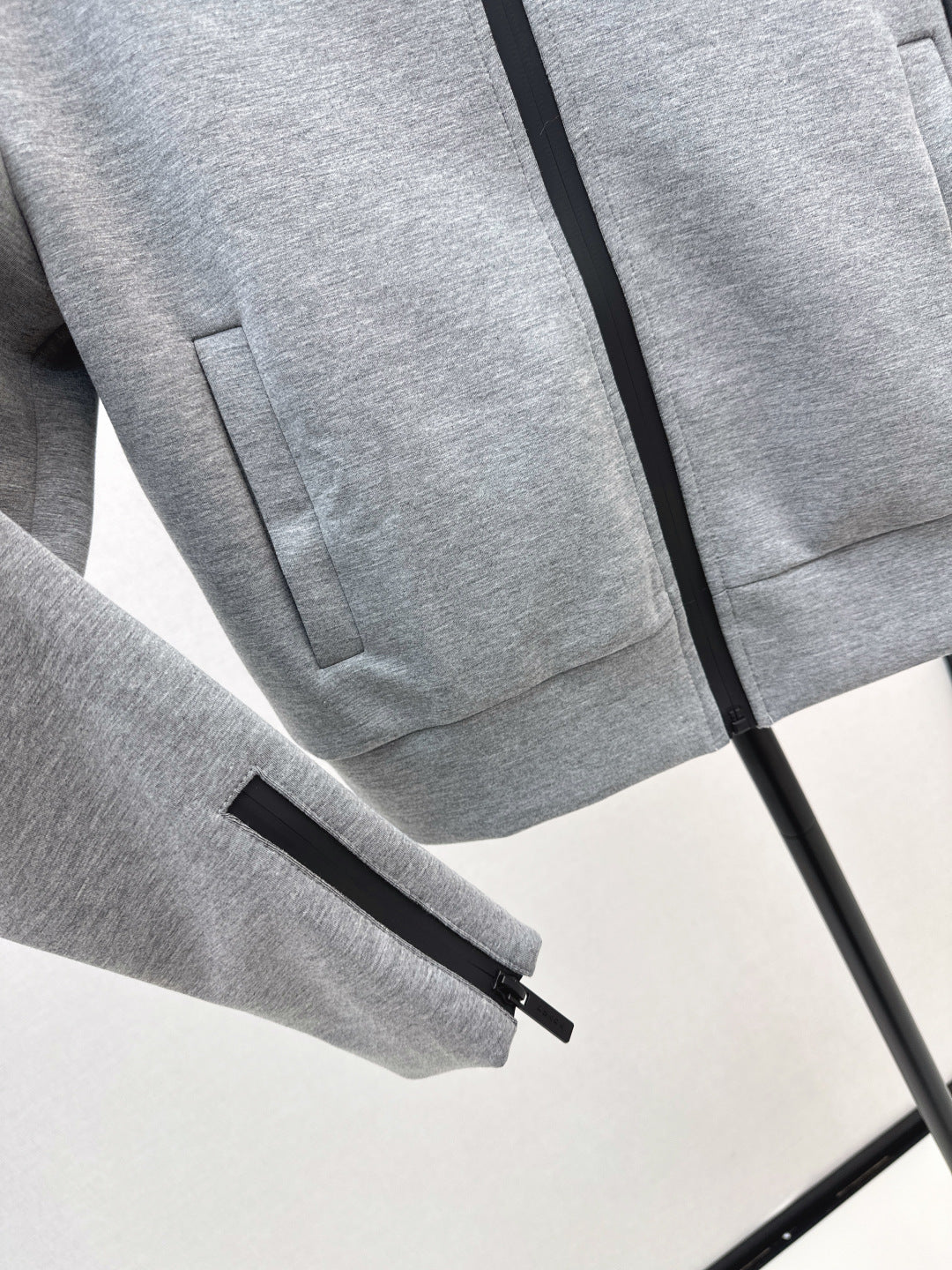 Pra  New Hooded zip-up jacket