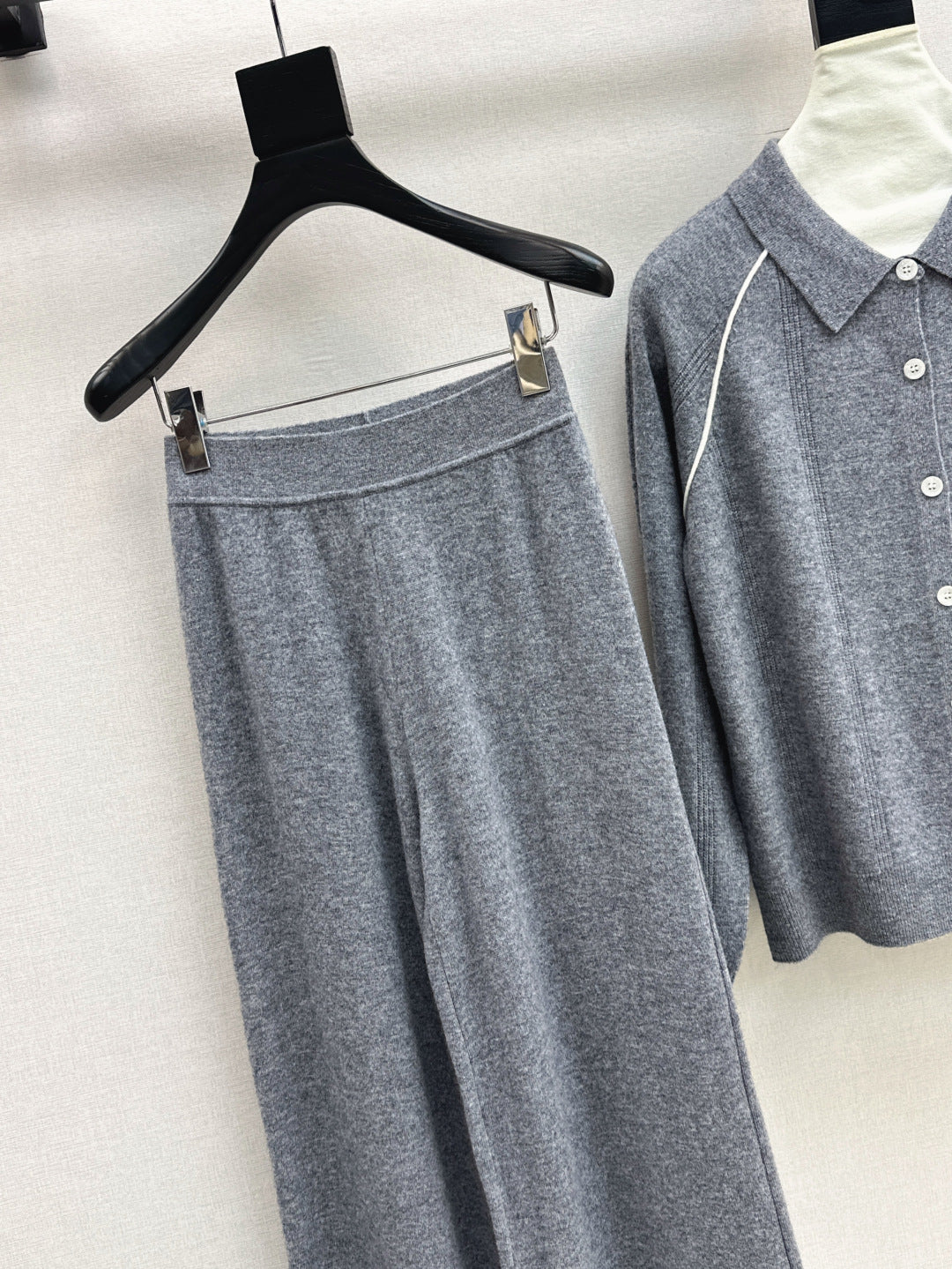 Miu New knitted suit