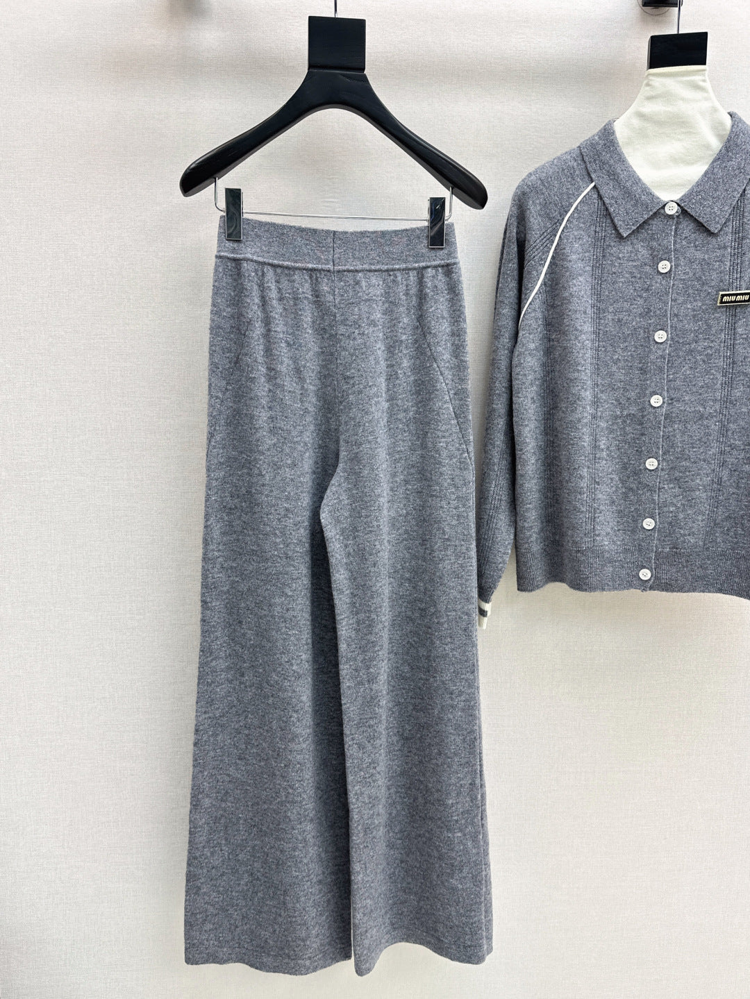 Miu New knitted suit