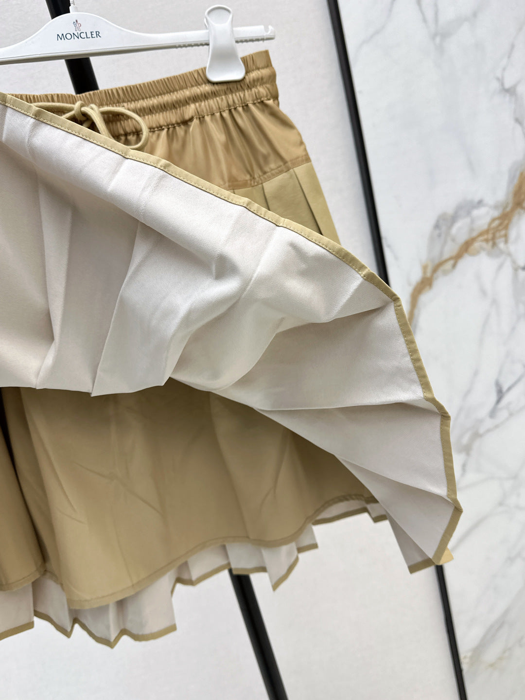 Monc New pleated skirt