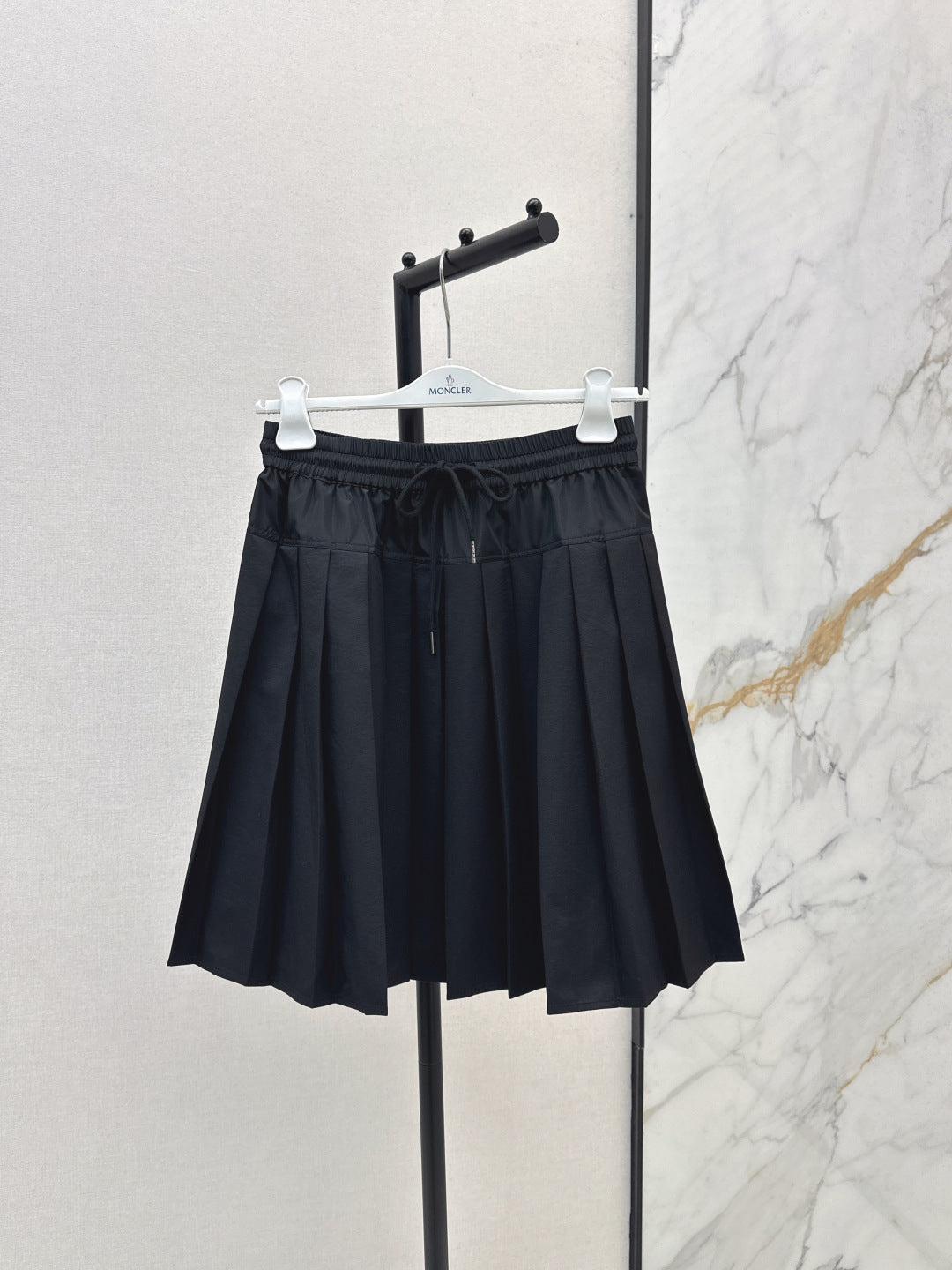Monc New pleated skirt