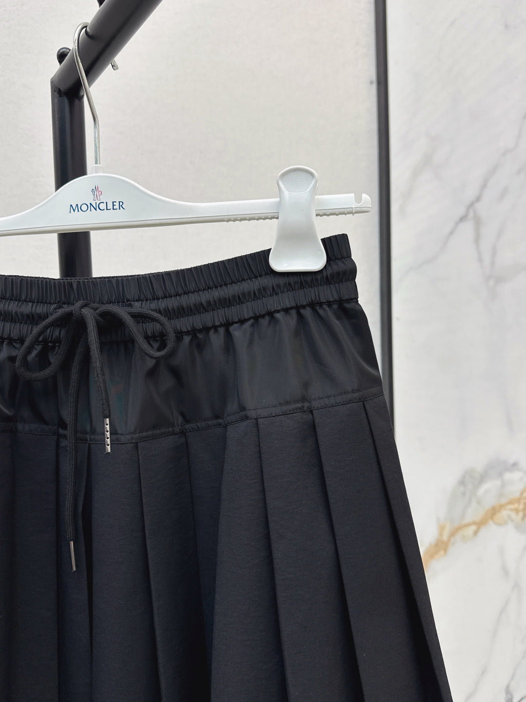 Monc New pleated skirt