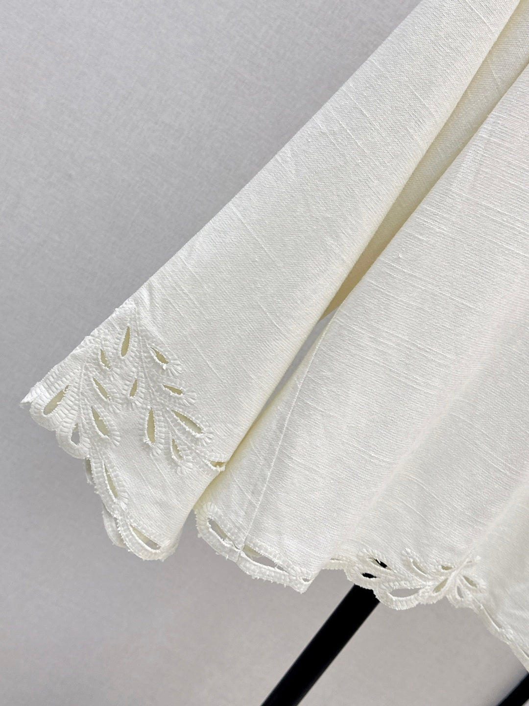 Max New embroidery suit