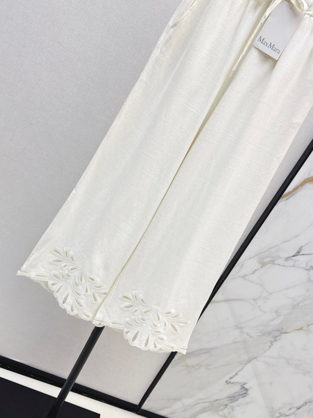 Max New embroidery suit