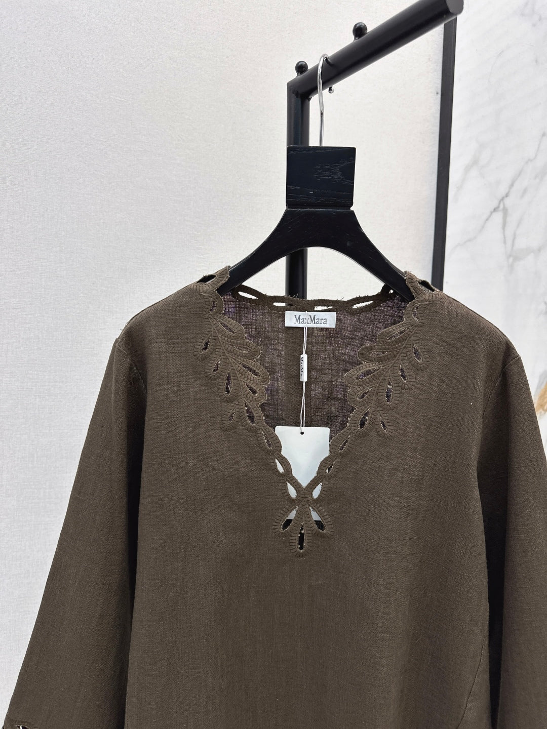 Max New embroidery suit