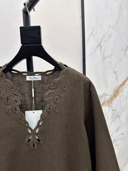 Max New embroidery suit