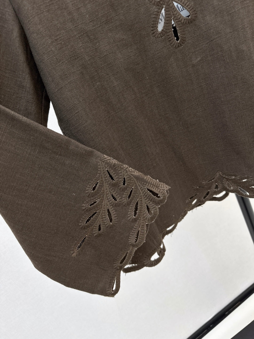 Max New embroidery suit