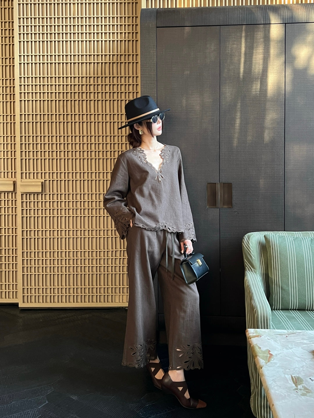 Max New embroidery suit