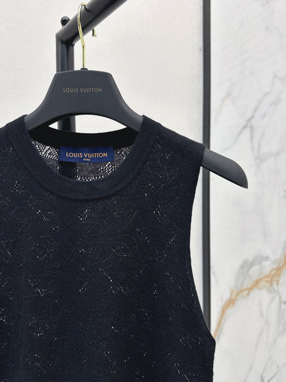 Louis New sleeveless vest