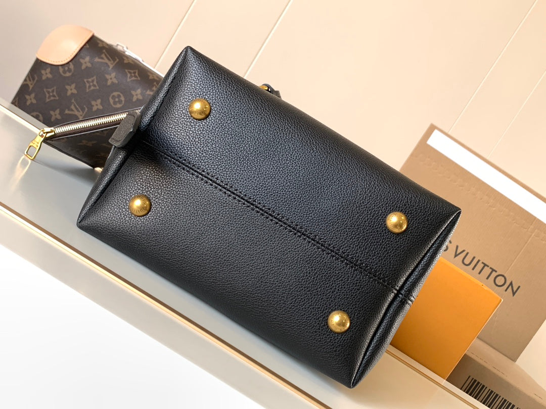 New 💯 ladies' bags