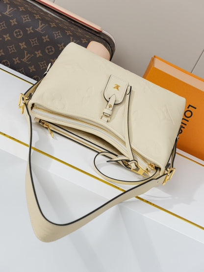 New 💯 ladies' bags