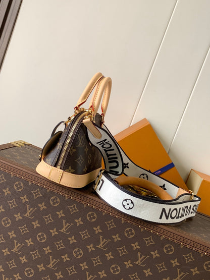 New 💯 ladies' bags