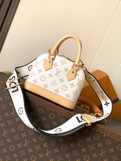 New 💯 ladies' bags