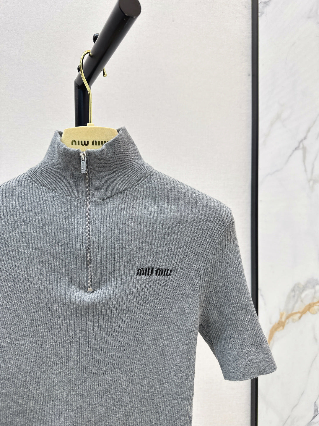 Miu New knitted cropped sweater